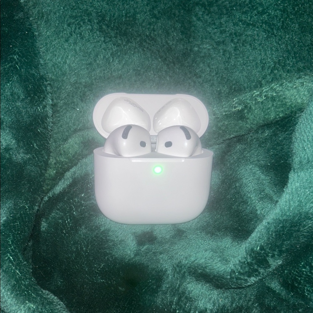 AirPod 4 with noise cancellation